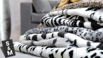 Rectangular faux fur cushion covers
